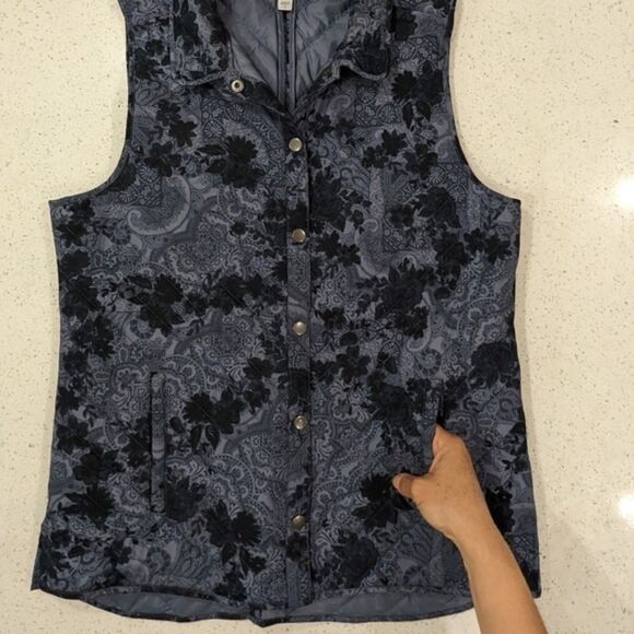 J.Jill Blue Floral Paisley Quilted Puffer Vest Button Front Pockets Fall Comfy M - Picture 8 of 11